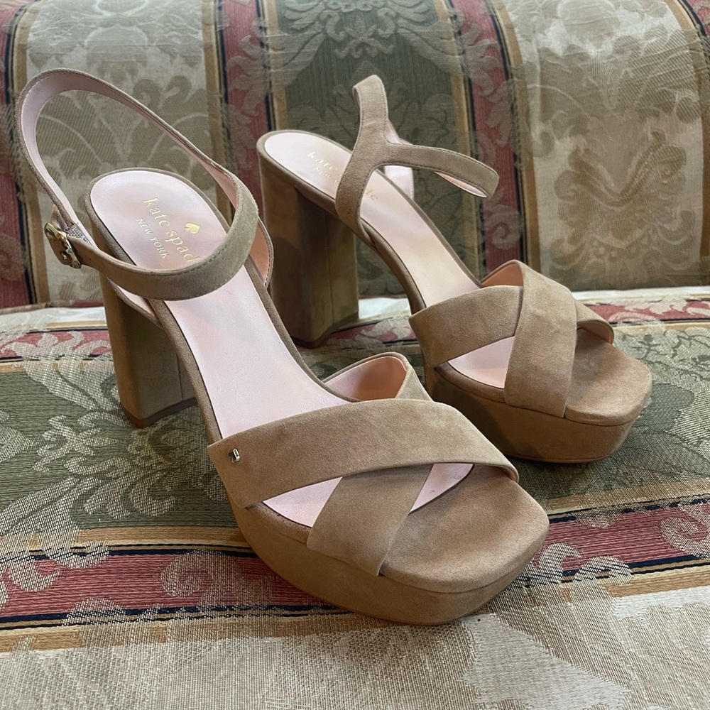 Kate Spade Delia Platform Sandals. Size 9 Women
N10-15